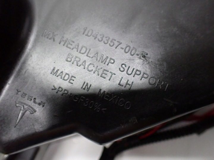 КРОНШТЕЙН НАПРАВЛЯЮЩАЯ РЕМНЯ ФАРЫ ЛЕВАЯ 1043357-00-F TESLA MODEL X 18 г., фото 3