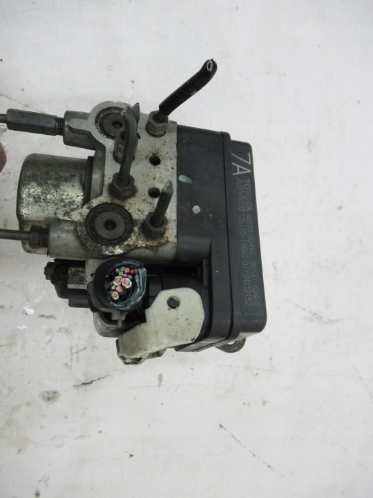 Насос ABS 89541-52460 TOYOTA YARIS II 2 05-, фото 2