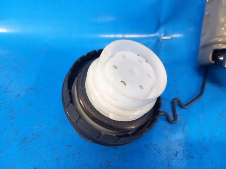 Крышка горловины бензобака 7730053040 Toyota PRIUS 16-, фото 2