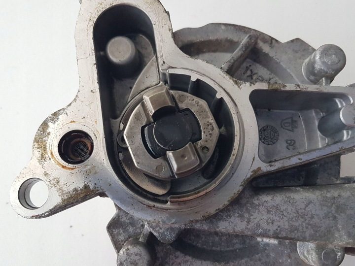 Nissan OE 146508418R насос вакуумный, фото 2