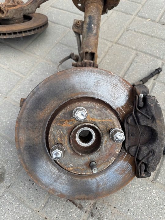 СТОЙКА ПОВОРОТНЫЙ КУЛАК ПРАВЫЙ ПЕРЕДНИЙ В СБОРЕ FORD ECOSPORT MK2 CN15-3K170, фото 2