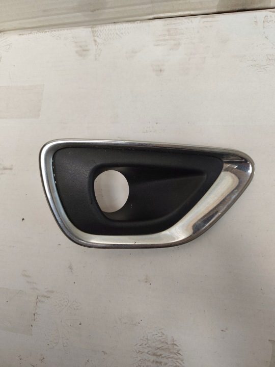 Рамка противотуманки правая Jeep Grand Cherokee WK2 Рестайлинг 14 г., фото 1