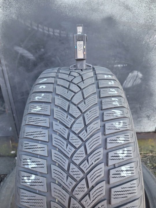 Шина зимняя Goodyear Ultra Grip Performance + 225/55R17 97 H сцепление на снегу (3PMSF), фото 1