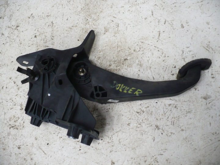 DACIA DOKKER LODGY ПЕДАЛЬ СЦЕПЛЕНИЯ 8201298896, фото 1