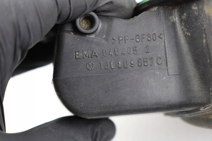 Volkswagen OE 1J6809857C лючок горловины бензобака черный, фото 8
