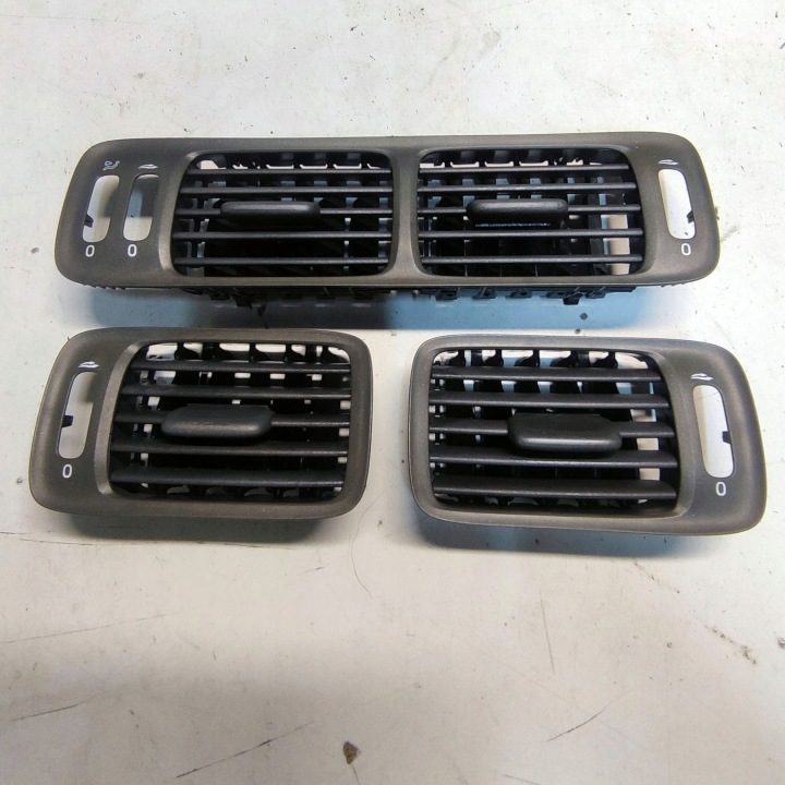 VOLVO V70 I решетки обдува Комплект 9481651 9481652, фото 1