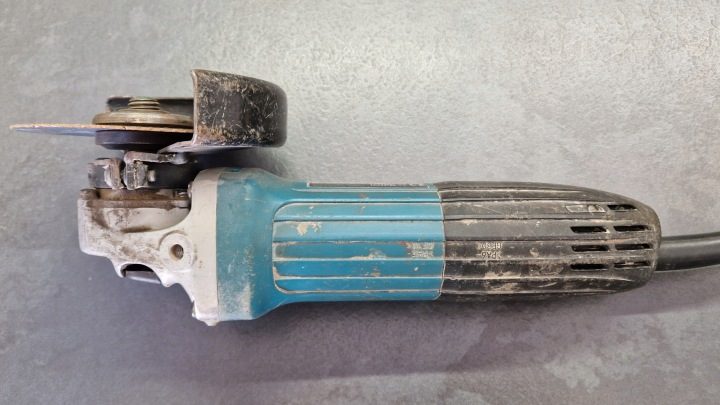 Угловая шлифмашина электрическая Makita 720 Вт GA4530R 115 мм 230V, фото 5