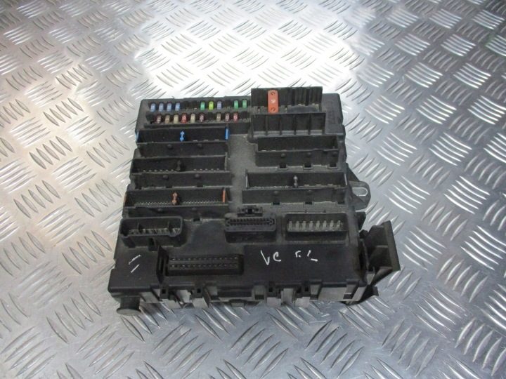 БЛОК ПРЕДОХРАНИТЕЛЕЙ OPEL VECTRA C 1.8 13205774 FP, фото 1