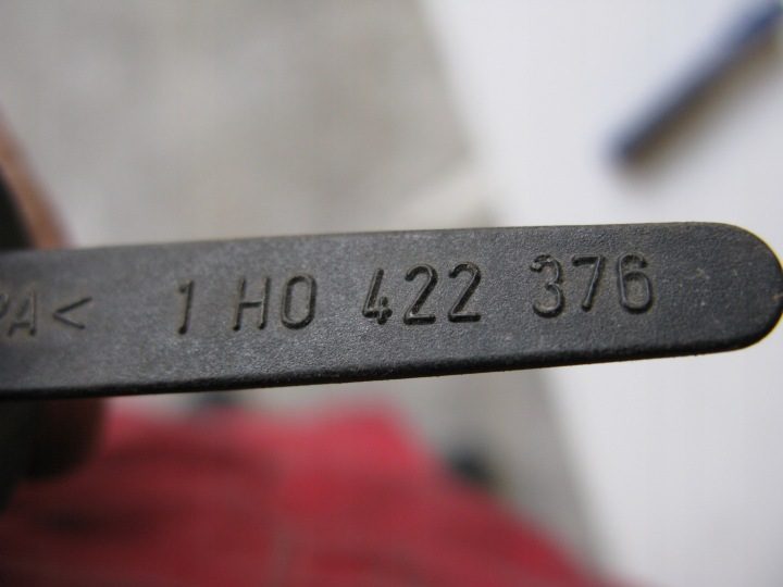 КРЫШКА БАЧКА ГИДРОУСИЛИТЕЛЯ GOLF III VENTO, фото 4