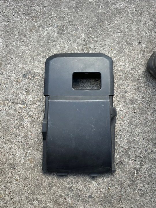 Крышка аккумулятора Volvo V50 S40 II 2004-2012 30795183, фото 1