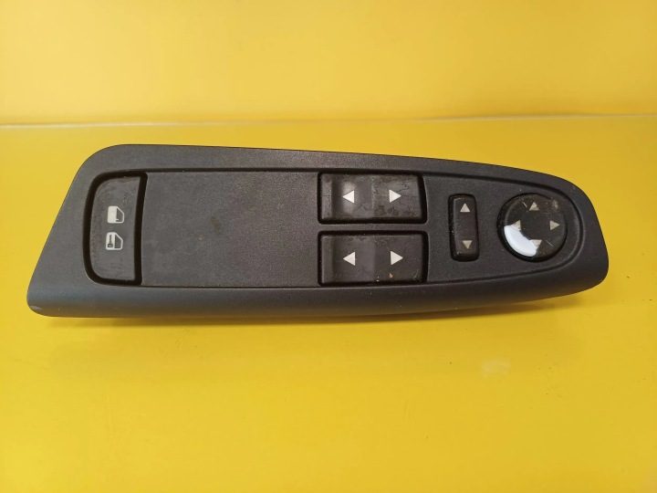 ПЕРЕКЛЮЧАТЕЛЬ БЛОК КНОПОК СТЕКЛОПОДЪЕМНИКОВ ЛЕВЫЙ ПЕРЕДНИЙ FIAT STILO B569 NR886, фото 1
