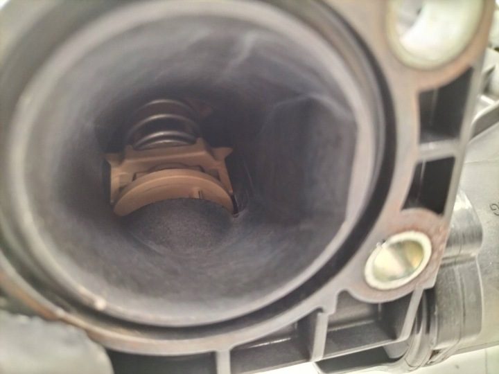 КОРПУС ТЕРМОСТАТА ШАТУН 04L12111104L 2.0 TDI VW Volkswagen Passat B8, фото 5