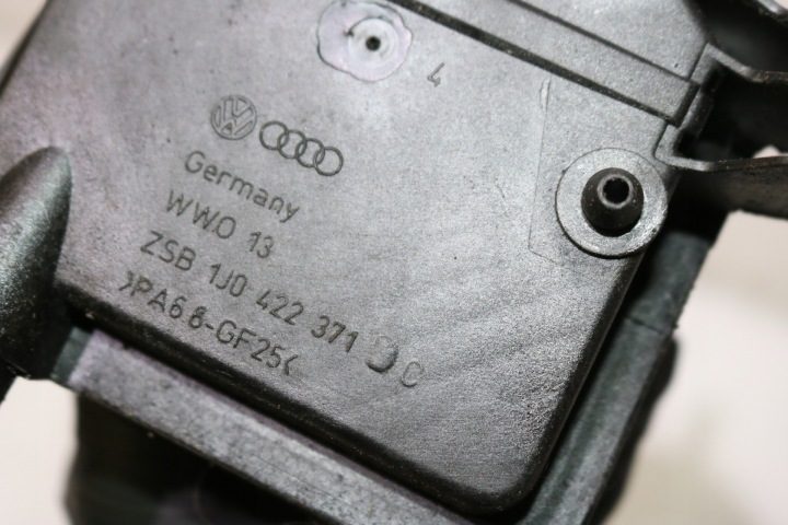 Бачок жидкости гидроусилителя Audi A3 8L, фото 4