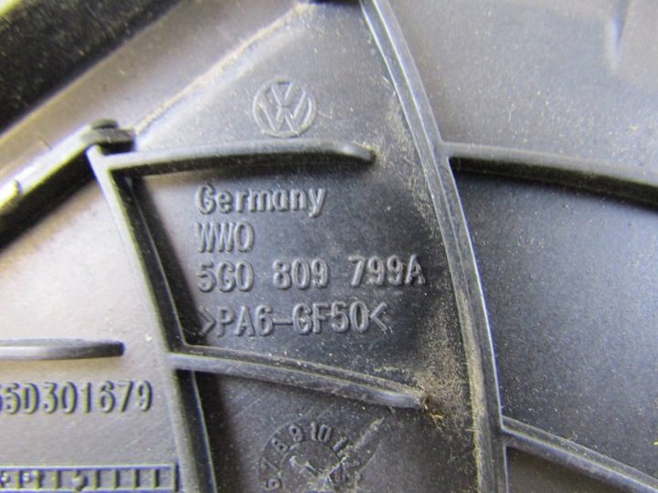 VW Golf VII лючок горловины бензобака 5G0809799A, фото 10