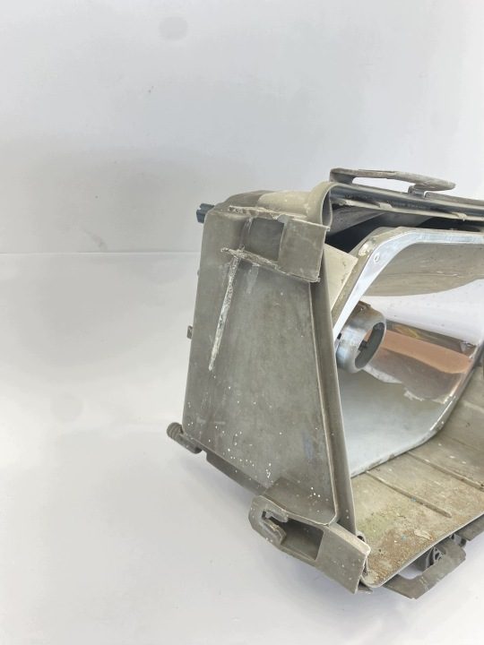 Фара правая передняя Mercedes W124 Hella корпус без Klosza поврежденный, фото 4