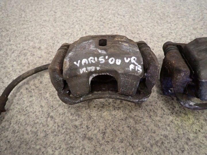 TOYOTA YARIS 99-05 СУППОРТ ПЕРЕДНИЙ ПРАВЫЙ ИЛИ ЛЕВЫЙ, фото 3