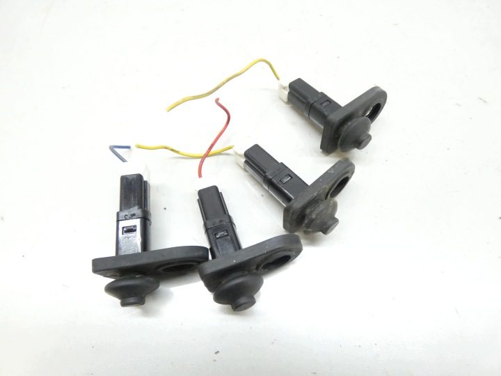 Датчик двери концевой Hyundai I30 I FD хэтчбек 07-12, фото 2
