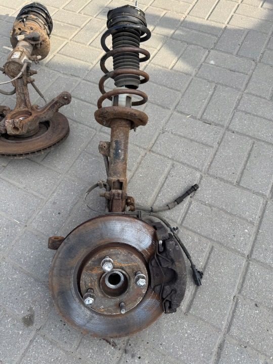 СТОЙКА ПОВОРОТНЫЙ КУЛАК ПРАВЫЙ ПЕРЕДНИЙ В СБОРЕ FORD ECOSPORT MK2 CN15-3K170, фото 1