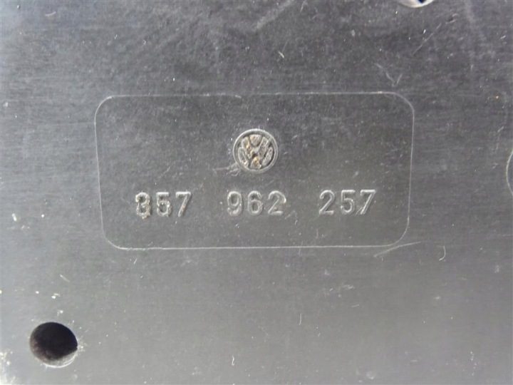 Насос центрального замка VW Passat B4 1993-1997 357962257 ОРИГИНАЛ, фото 2
