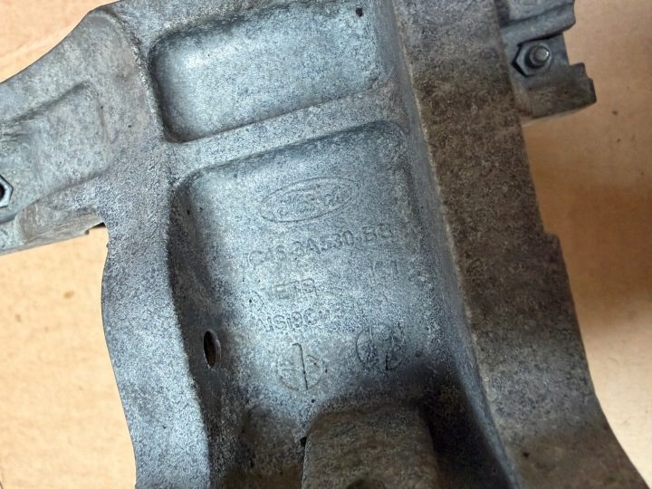 Крепление Бачка Жидкости Гидроусилителя Ford F-Max 500, фото 4