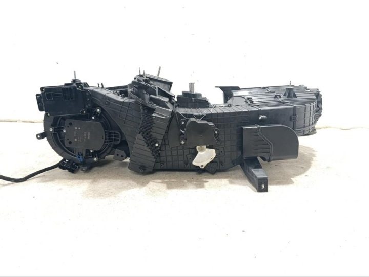 Корпус вентилятора 68408753AG Jeep Wagoneer/ Wagoneer L WS 2023, фото 3