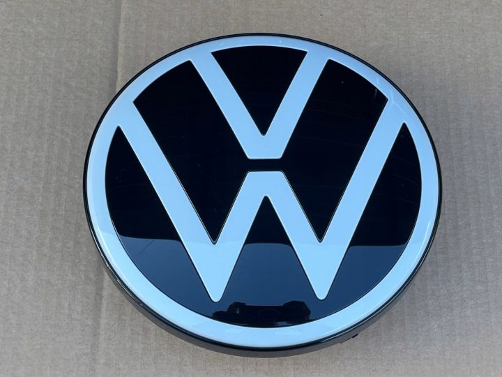 Эмблема передняя в решетка радиатора VW ID Buzz 1T3853601, фото 1