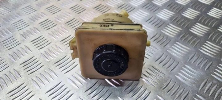 Бачок гидроусилителя VOLVO 440 K (445) 448425 31068167 1.6L бензин, фото 1