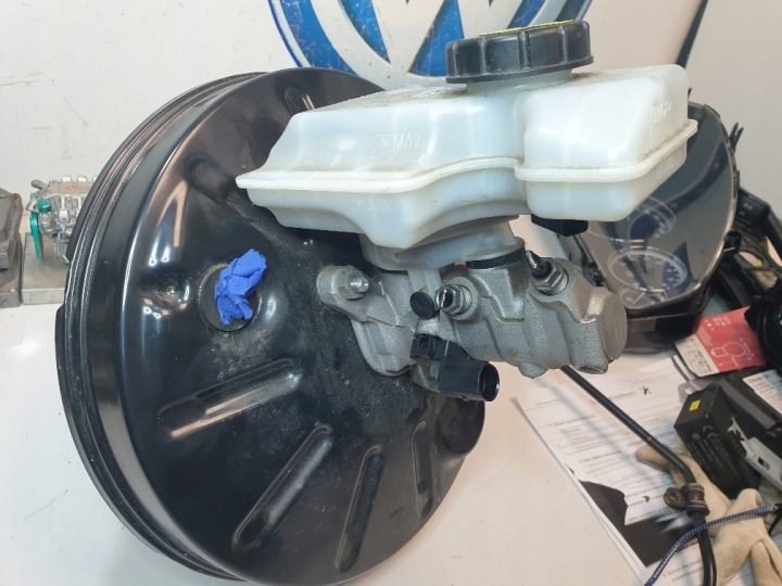 ВАКУУМНЫЙ УСИЛИТЕЛЬ ГЛАВНЫЙ ТОРМОЗНОЙ ЦИЛИНДР 5Q1514501CK 5Q1611301D VW SEAT SKODA AUDI, фото 1