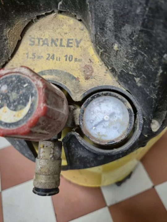 Компрессор безмасляный вертикальный Stanley D 200/10/24V 1,1 кВт 10 бар 24 L, фото 6