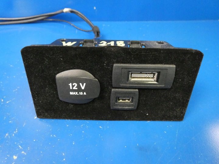 MERCEDES CLS W218 РАЗЪЕМ USB AUX 12V, фото 2