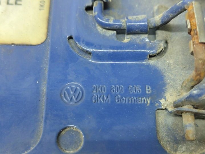 Volkswagen OE 2K0809905B лючок горловины бензобака, фото 3