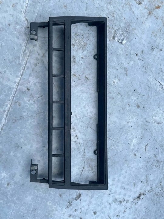 Рамка odtwarzacza muzyki BMW 5 TOURING (E39) 8159690 3.0L дизель 142 кВт 2003, фото 1