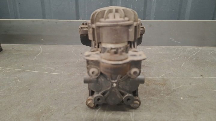 Volvo OE 15.1500-0071.3 компрессор пневмоподвески, фото 4