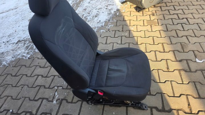 СИДЕНЬЕ ПЕРЕДНЕЕ ЛЕВОЕ ВОДИТЕЛЯ KIA RIO III 2012 3D 3DRZWI, фото 3