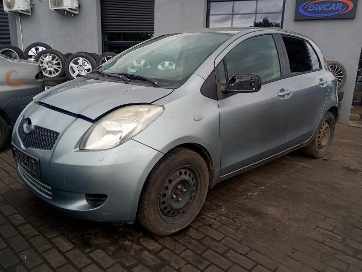 Лючок горловины бензобака Toyota Yaris 2 II РЕСТАЙЛИНГ 05-08 код краски 1F8, фото 5