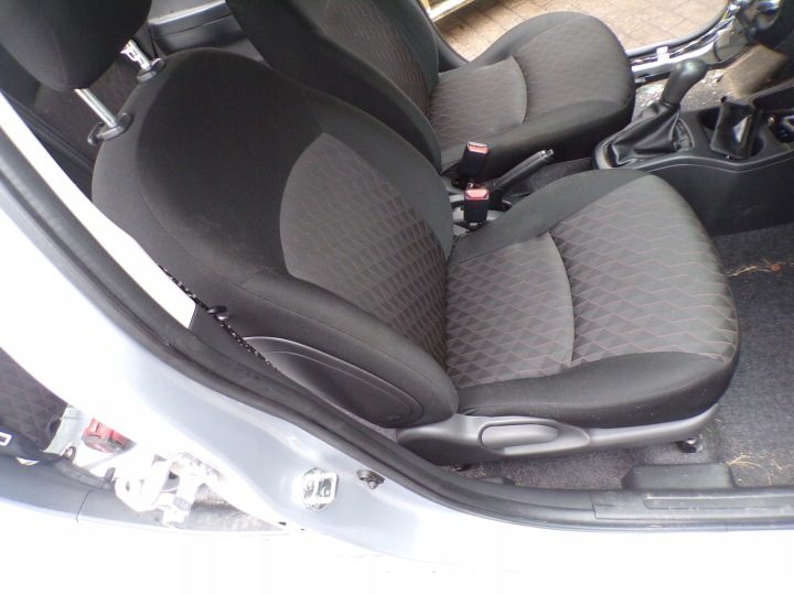 Сиденье правое Airbag Mitsubishi Space Star II рестайлинг 21 г., фото 1
