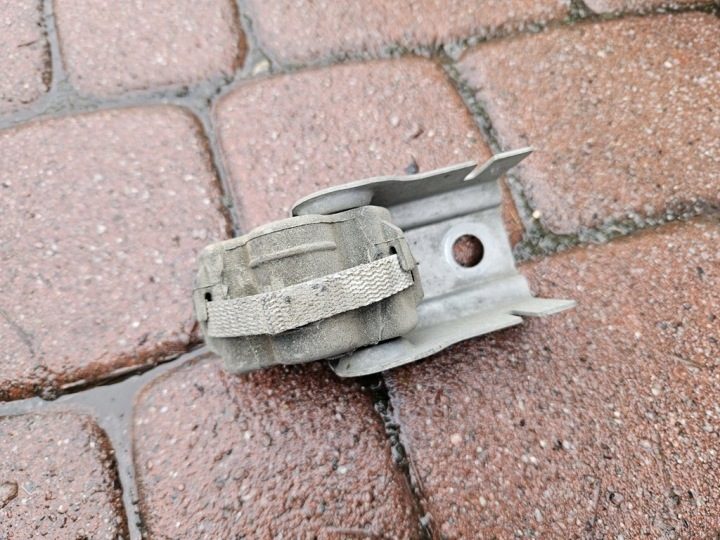 Кронштейн подвес глушителя RENAULT MEGANE 4 IV 206518624R, фото 1