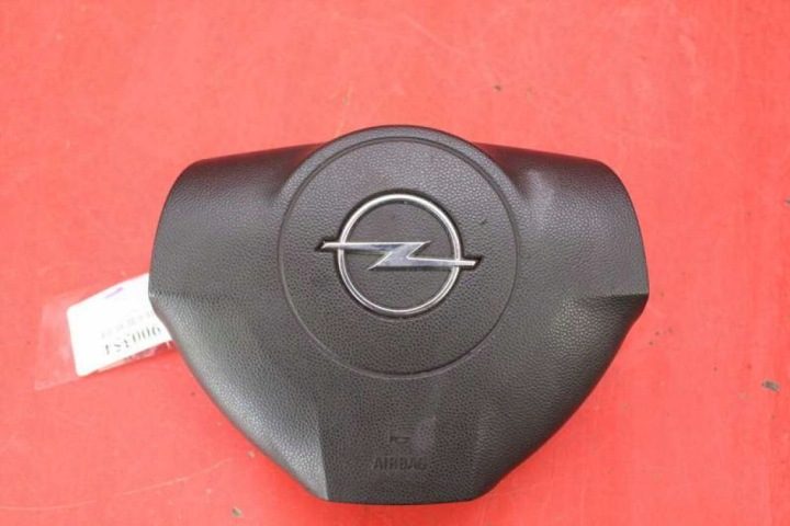 Подушка безопасности воздушная водителя 13168455 Opel Astra 3 III H рестайлинг 06-14, фото 1