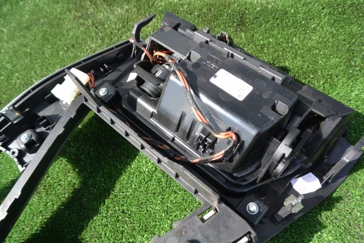 BMW F10 F11 ЦЕНТРАЛЬНАЯ КОНСОЛЬ ТОННЕЛЬ БАРДАЧОК 9206663 9171556 + Кнопка ручного тормоза BMW 5 (F10) 9180199 2.0L дизель 135 кВт 2012, фото 14