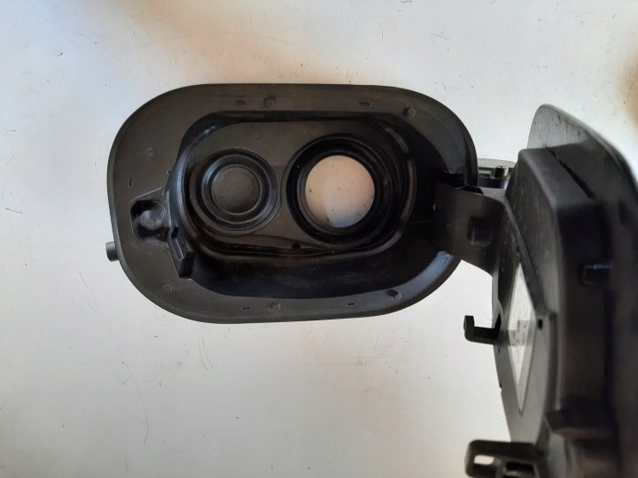 Лючок горловины бензобака Renault Kadjar 781204304R, фото 2