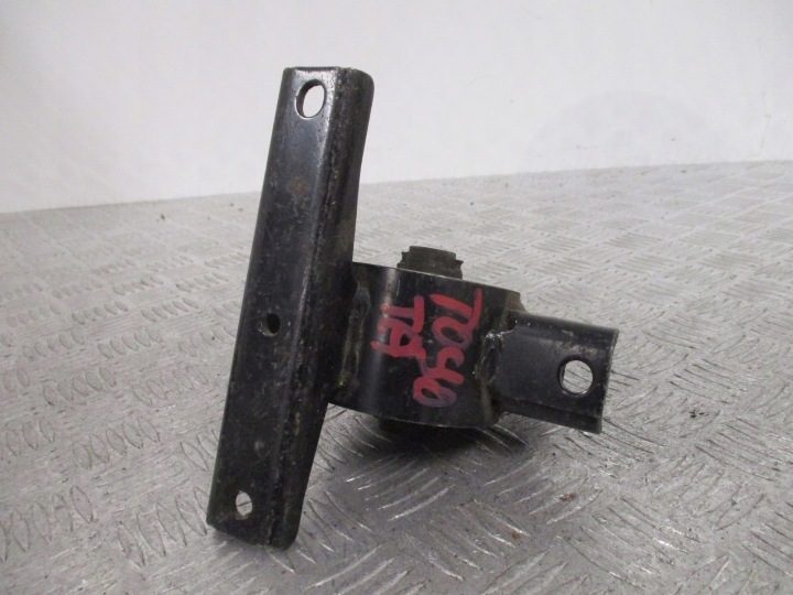 Подушка кронштейн двигателя коробки Toyota, фото 4
