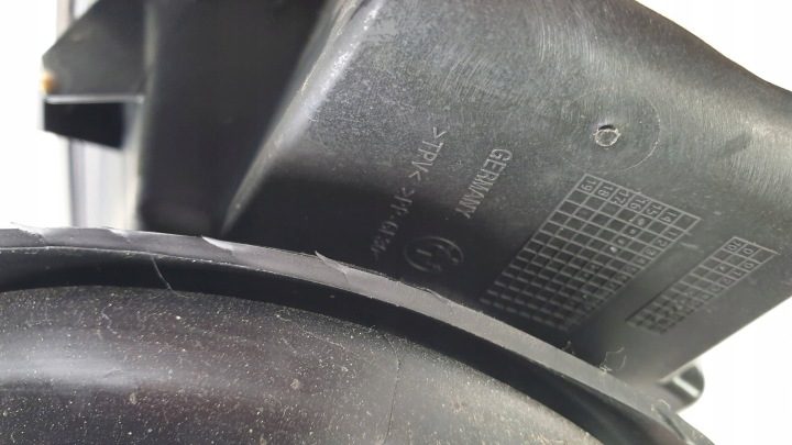 BMW 7 G11 G12 750i 16 г. 4.4 V8 Лючок горловины бензобака 7358686, фото 4