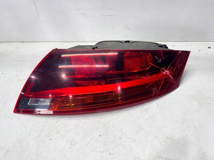 ФОНАРЬ ПРАВЫЙ ЗАДНИЙ AUDI TT 8J0945096C ПОВРЕЖДЕННЫЙ., фото 1