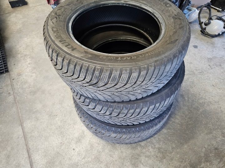Шина зимняя Kumho WP52 215/60R16 99 H сцепление на снегу (3PMSF), усилитель (XL), фото 1