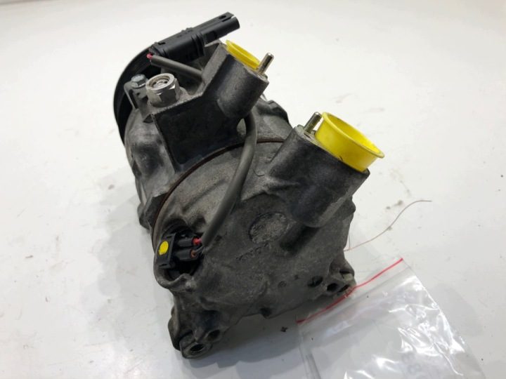 Компрессор кондиционера BMW F30 9223695 2.0 163 л.с. 11-18, фото 5
