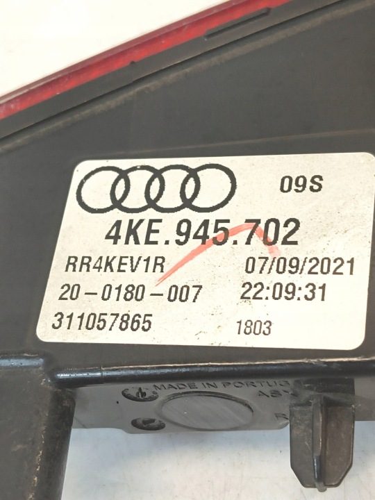AUDI E TRON катафот бампера 4KE945702, фото 13