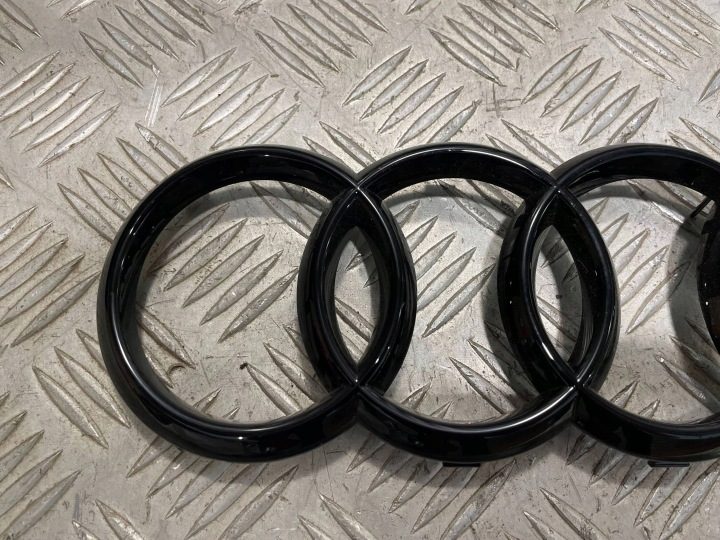 Эмблема логотип значок на решетка радиатора черная Audi Q5 II 80A, фото 2