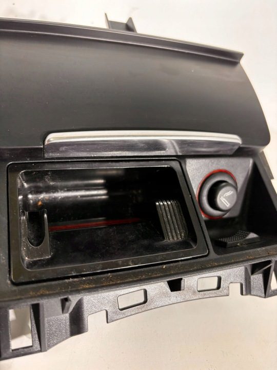 Audi A4 S4 B7 8E 8H 2007 Z передняя 8K0 857 951 Пепельница приборного, фото 1