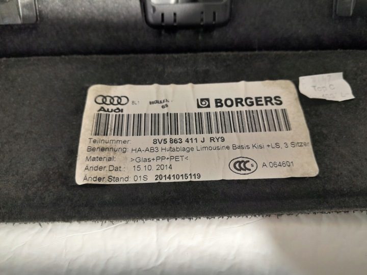 Audi A3 S3 8V седан полка багажника 8V5863411J RY9, фото 4