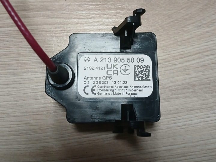 MERCEDES E W213 АНТЕННА GPS A2139055009 OE, фото 1